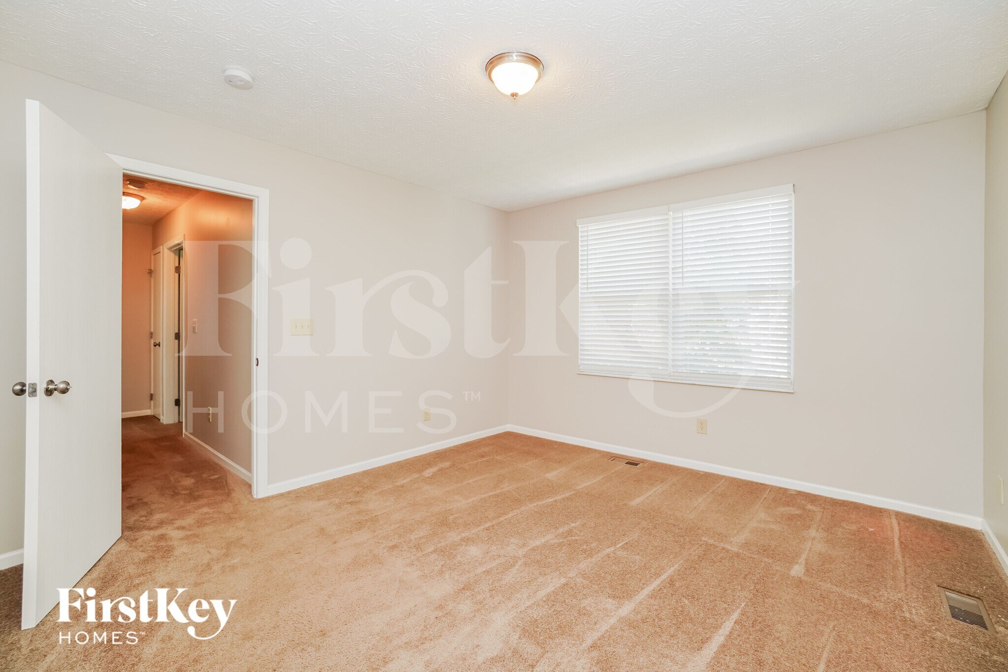 Building Photo - 6594 Danbury Dr