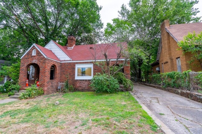 Primary Photo - 345 S Zunis Ave