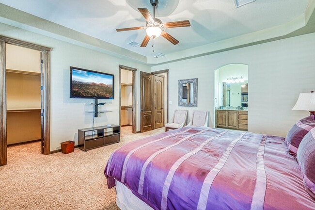 Building Photo - Westside area for Short Term Rental (Compl...
