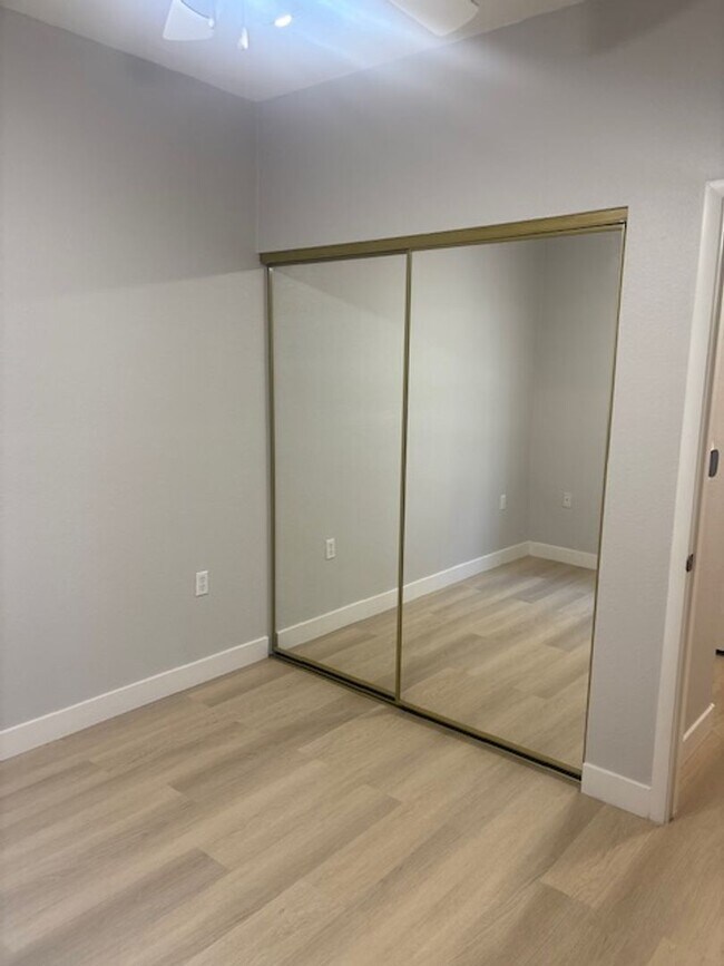 Building Photo - Downstairs unit with 3 bedroom and with two baths