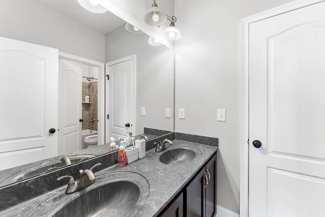 Building Photo - 828 Keith Rd