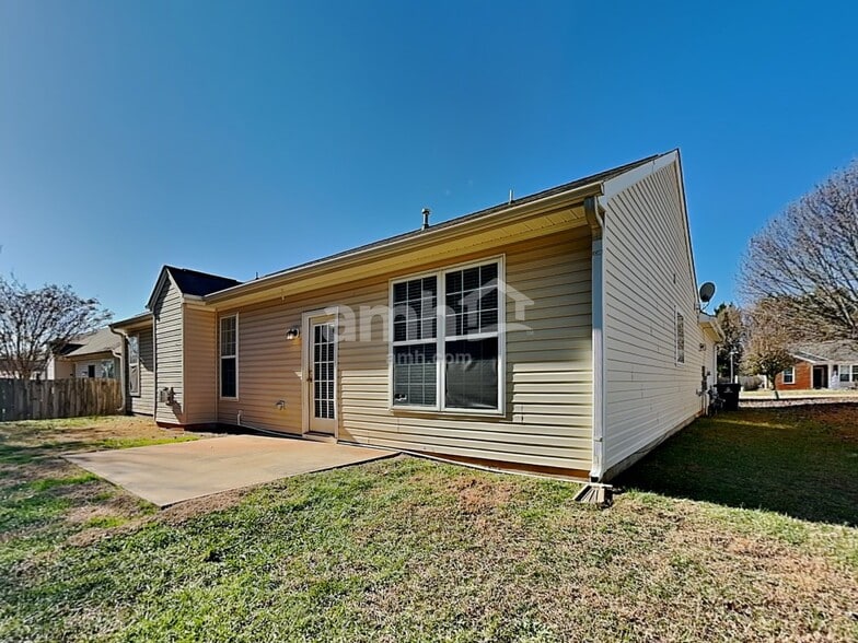 Building Photo - 6039 Willomere Cir