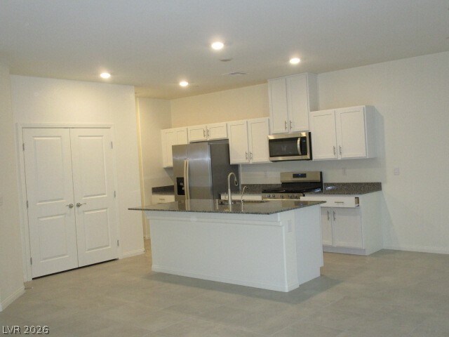 Building Photo - 420 Canary Song Dr