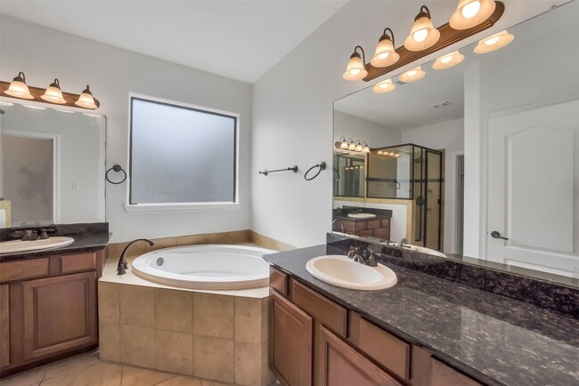 Building Photo - 1335 Studer St