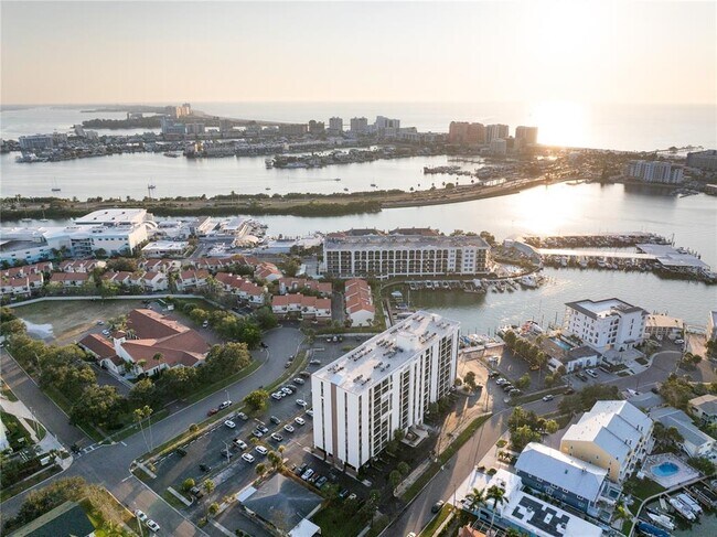 Building Photo - 255 Dolphin Point