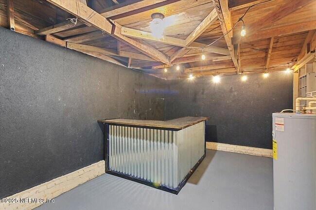 Building Photo - 5637 Bishop Ln