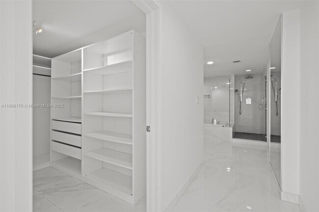Building Photo - 400 Sunny Isles Blvd