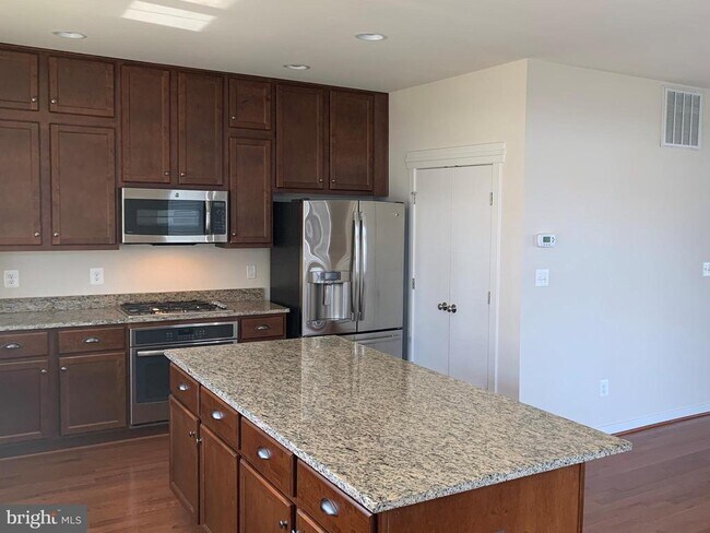 Building Photo - 21035 Ashburn Heights Dr