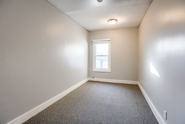 Building Photo - 105 North 52 Street