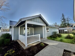 Building Photo - 179 Highlands Ct