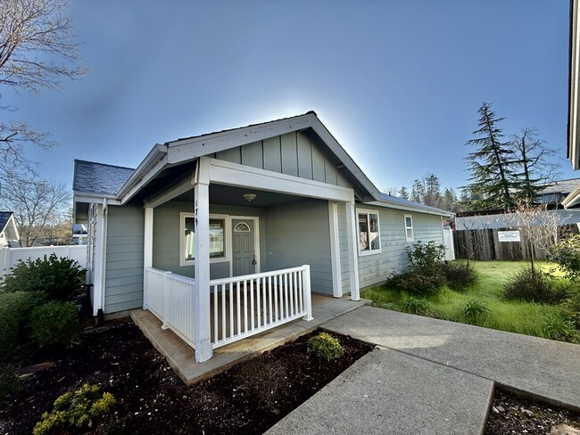 Primary Photo - 179 Highlands Ct