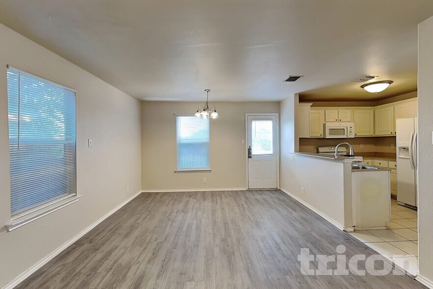 Building Photo - 5614 Red Canyon