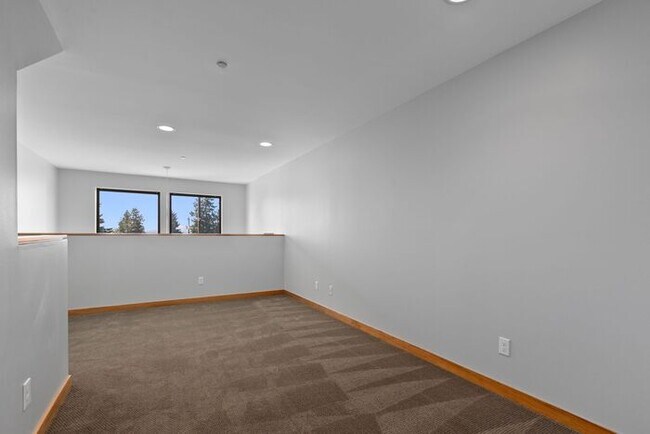 Building Photo - Air Conditioned West Seattle Live/Work Tow...