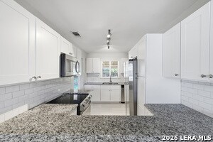 Building Photo - 250 Thorain Blvd