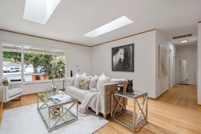 Building Photo - 1683 Toledo Ct