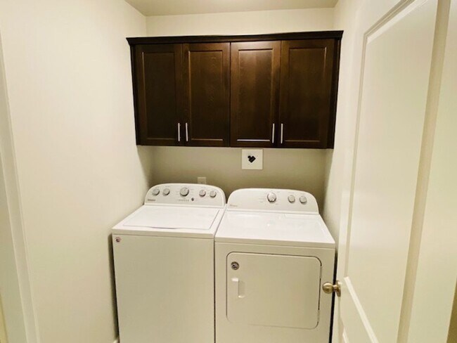 Building Photo - Beautiful Newer Home in Terrific Salmon Creek Location