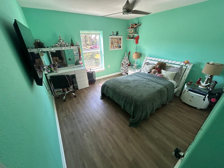 Building Photo - 7704 San Carlos Dr