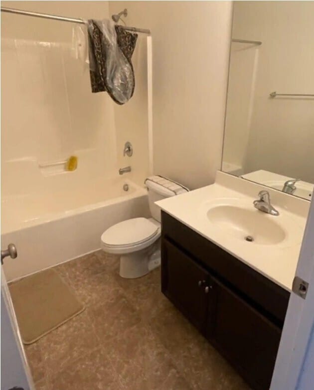 Building Photo - Spacious 3-Bedroom Townhome in the Riviera...