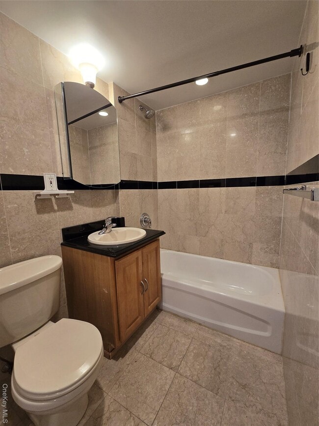 Building Photo - 83-71 116th St