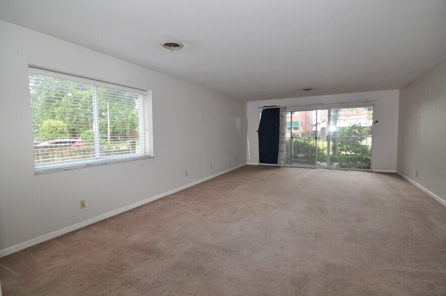 Building Photo - 1127 13th St