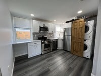 Building Photo - 8360 Ferndale St