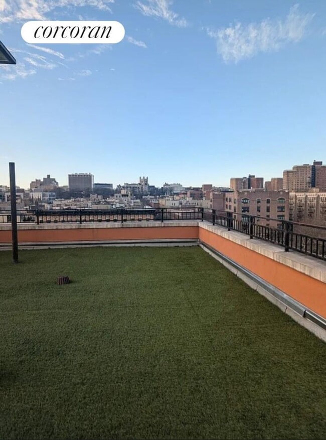 Building Photo - 70 W 139th St