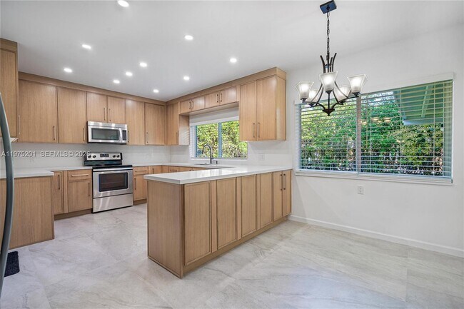 Building Photo - 1235 Algardi Ave