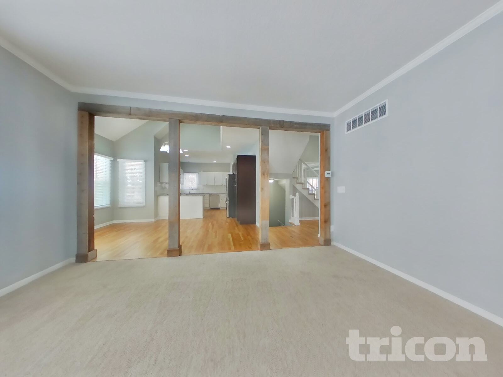 Building Photo - 302 E 123rd Terrace