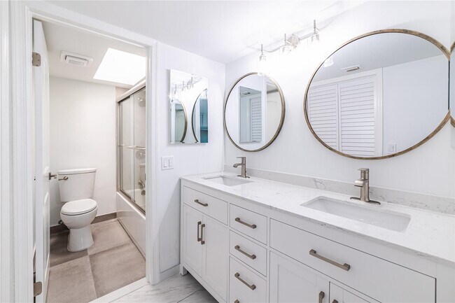 Building Photo - 550 Ave