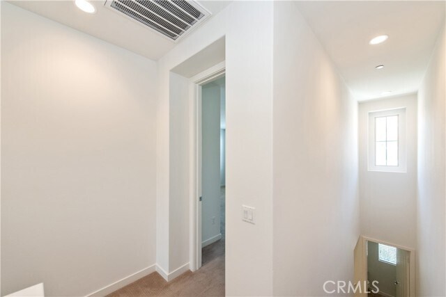 Building Photo - 126 Finch