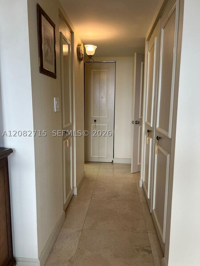 Building Photo - 18151 NE 31st Ct