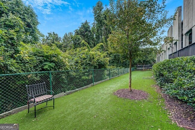 Building Photo - 3777 Peachtree Rd NE