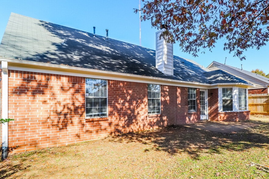 Building Photo - 7121 Showboat Ln