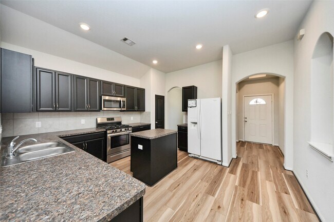 Building Photo - 20043 Poppy Hills Ln