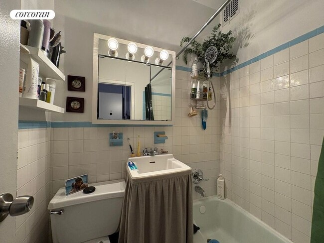 Building Photo - 31 Park Pl