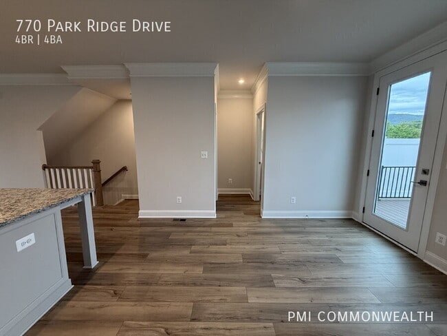 Building Photo - 770 Park Ridge Dr