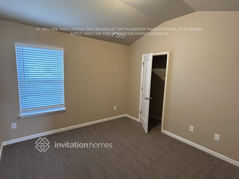 Building Photo - 833 Whitfield Oak Way NE