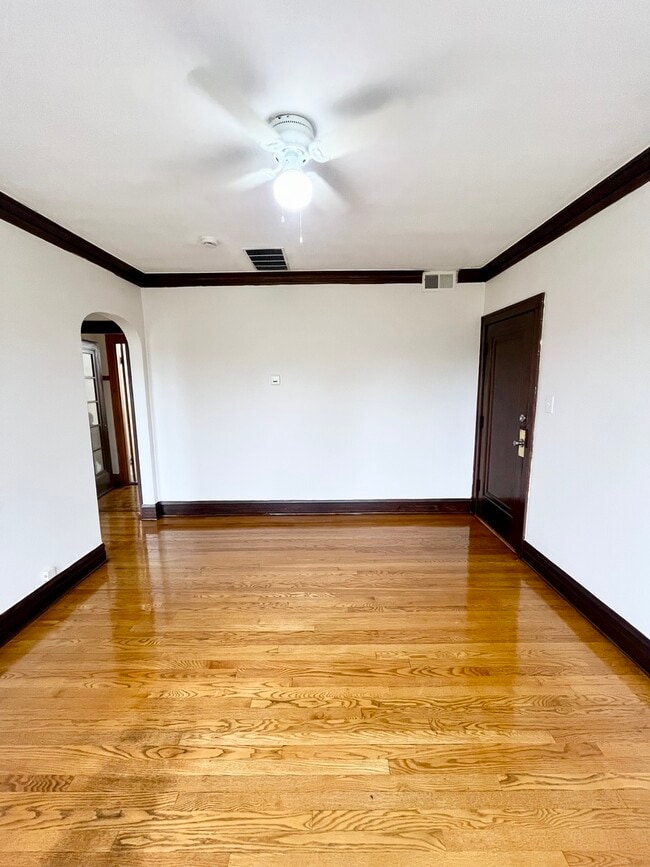 Building Photo - 2316 N Leclaire Ave