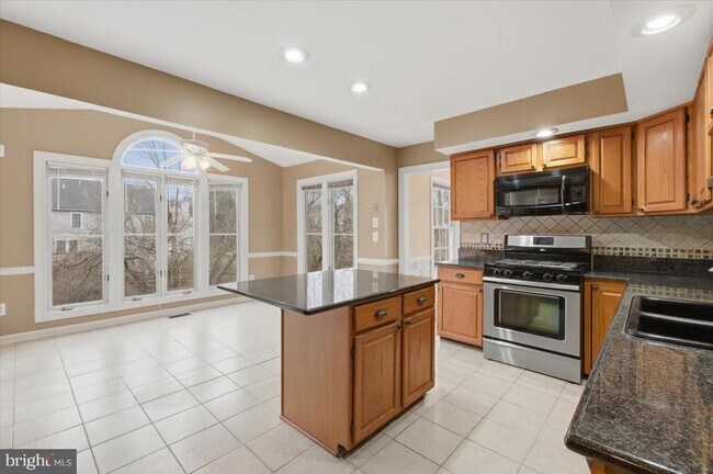 Building Photo - 9357 Gloxinia Way