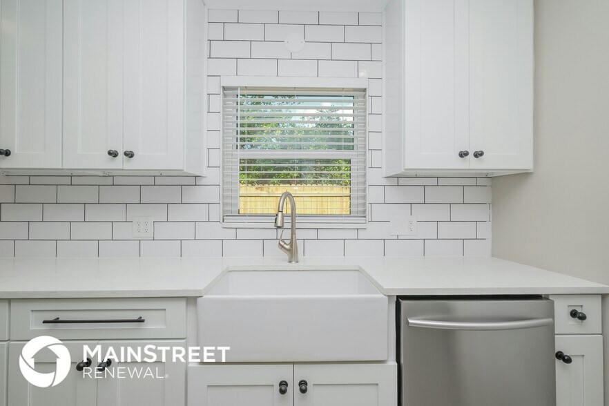 Building Photo - 5510 93rd Ave N