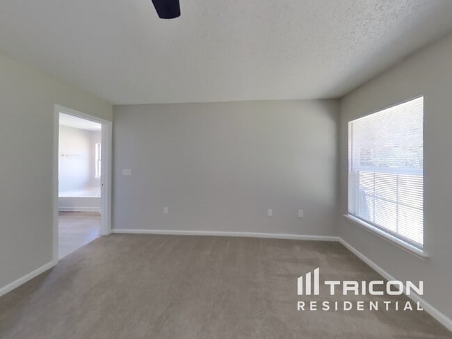 Building Photo - 86294 Cartesian Pointe Dr
