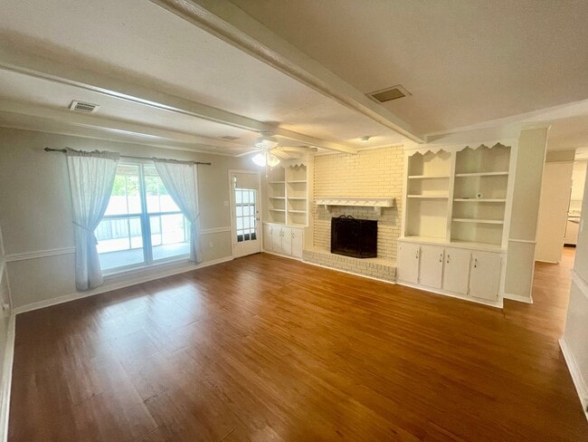 Building Photo - 3/2 for Rent in Madison!
