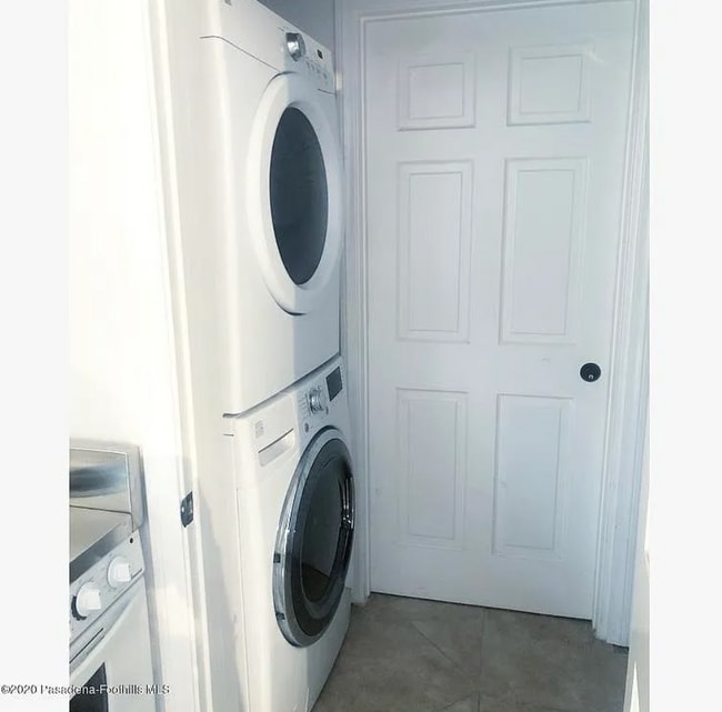 Building Photo - 748 1/2 N La Jolla Ave-748)