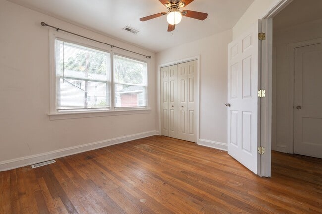 Building Photo - MOVE IN READY 3 Bedroom in Chesapeake!