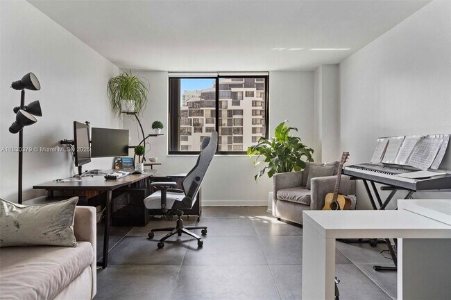 Building Photo - 540 Brickell Key Dr