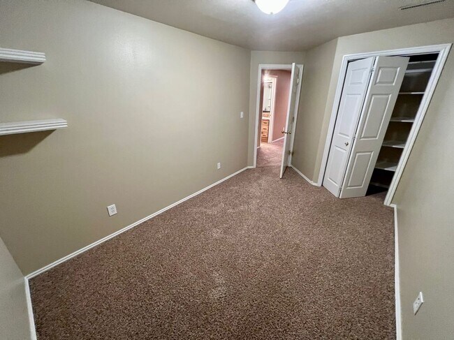 Building Photo - 4208 Willow Canyon Dr