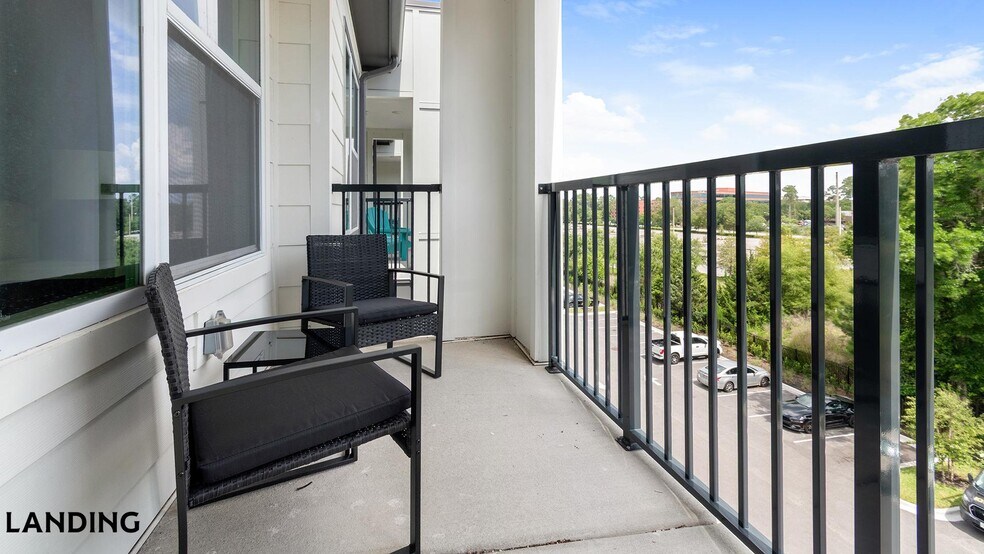 Building Photo - 7311 Baymeadows Way