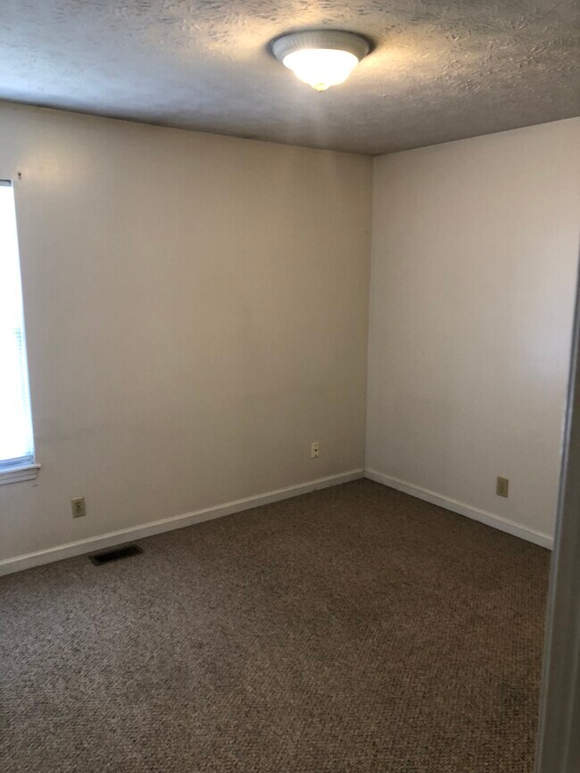 Building Photo - 2811 Horizon Dr