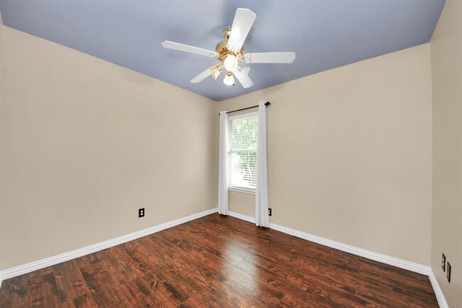 Building Photo - 7611 Legacy Pines Dr