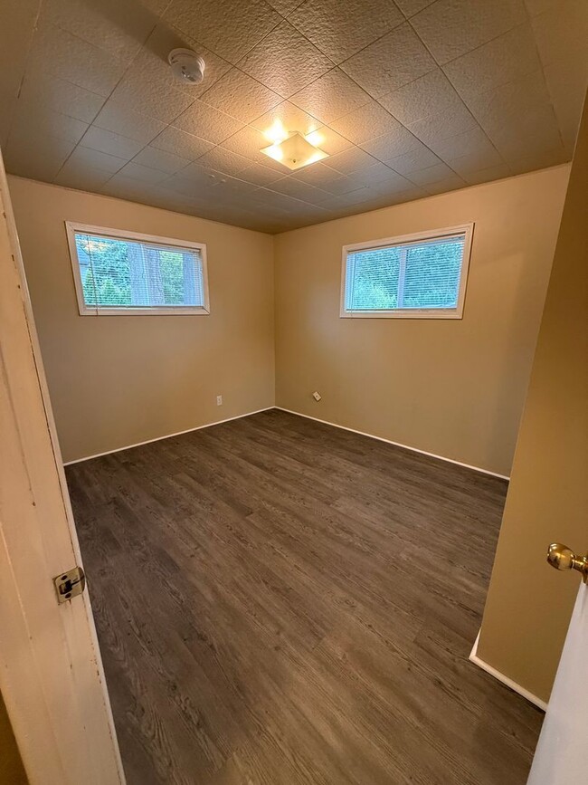 Building Photo - Large Lot 3Bd/2Ba in North Image!